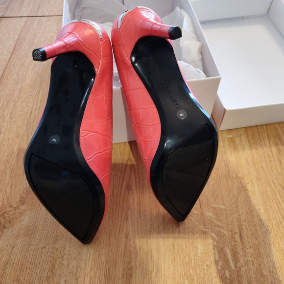Peach size 7 Calvin Klein high heels - Picture 5 of 11